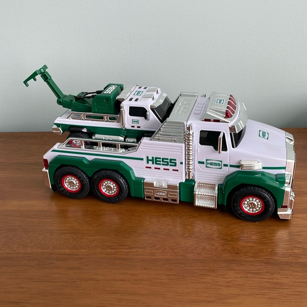 Hess Tow Truck